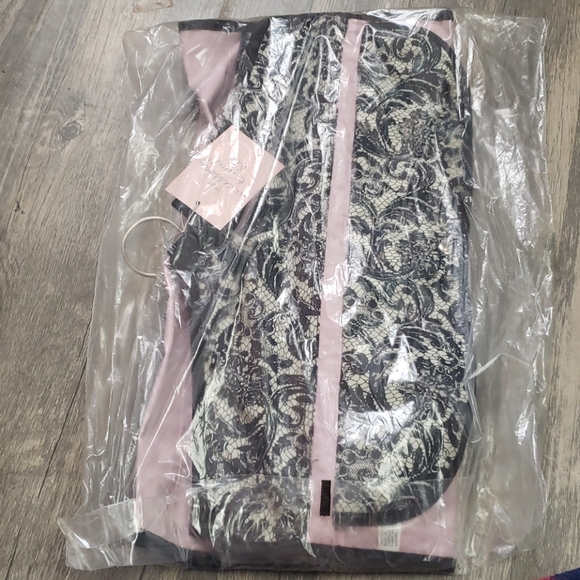 NWT Maurices accessory travel kit - Picture 2 of 5